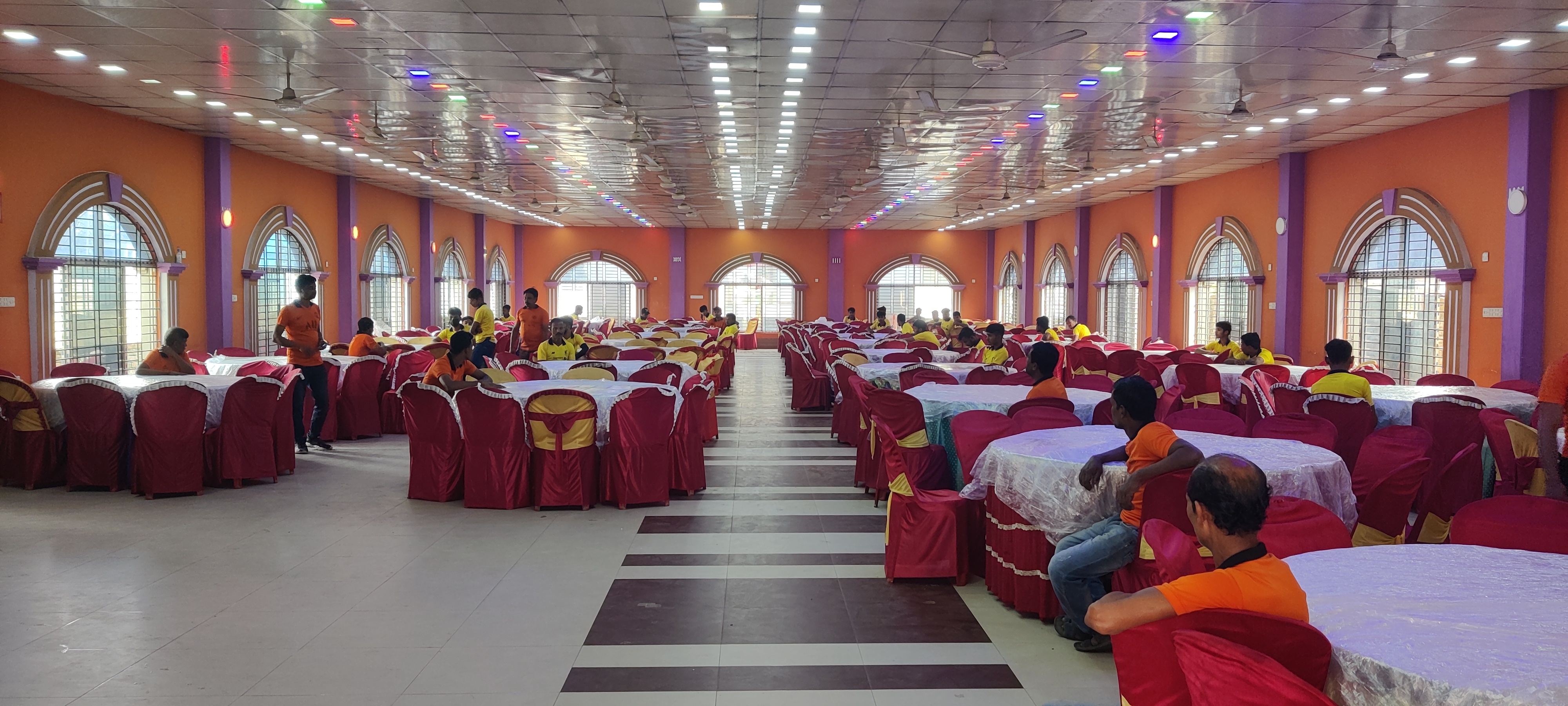 অত্যাধুনিক অডিটোরিয়াম